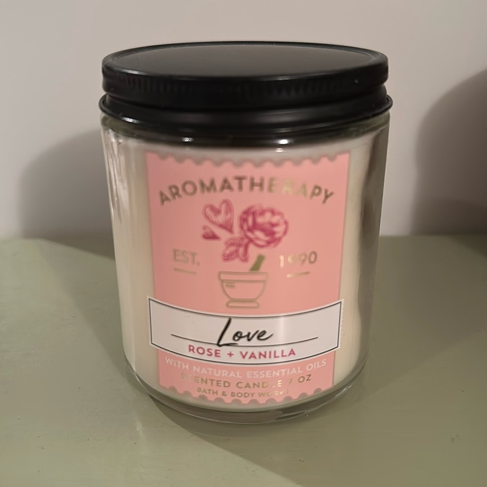 Bath & Body Works Aromatherapy Love Rose + Vanilla Candle